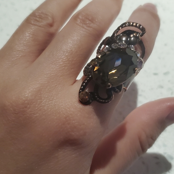 Bronze metal ring with olive and champagne colored stones (assuming cz) - Picture 1 of 4